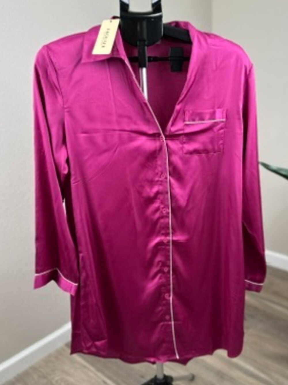 Ekouaer Women’s Satin Sleepshirt Nightgown Size M Magenta Pink NWT